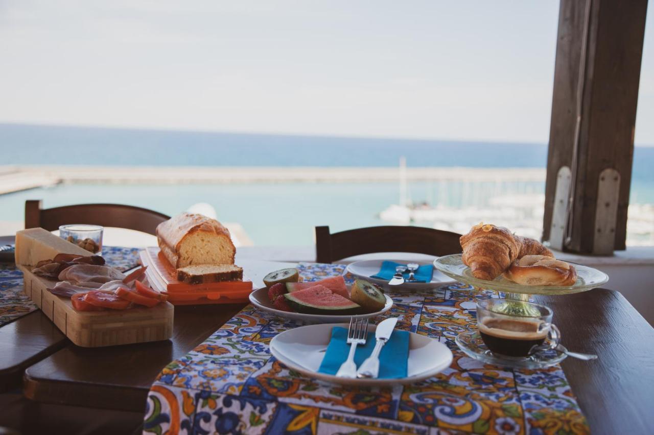 Orlando Bayview Bed & Breakfast Балестрате Екстериор снимка